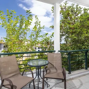 Amadeo Apartment Hanioti