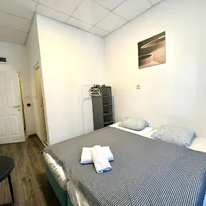 Aradi With Private Bathroom In The Centre Budapešť